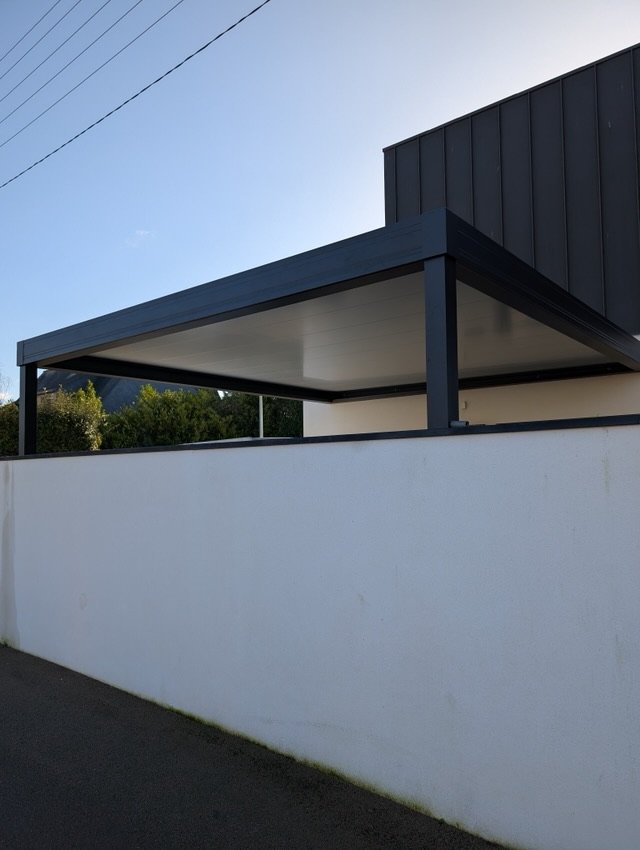 Carport aluminium Matest adossé à Vannes