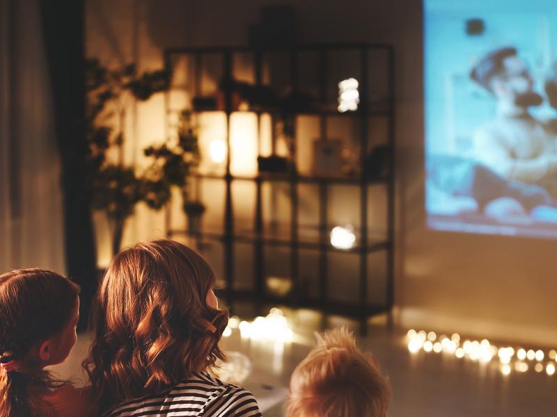 2020-04-28-02-28-15_filmprojection_800_600_1